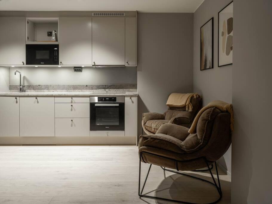 Mountain Retreat For 4 In Are Ski-In Ski-Out Apt- No Windows エクステリア 写真